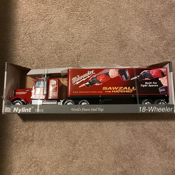 Nylint Toys, 18 wheeler, Milwaukee Tools - Picture 3 of 3